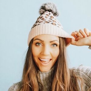 NWOT Philocaly Grey Leopard Touque with Pom Pom